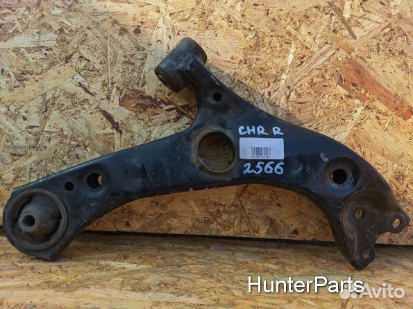 Toyota C-HR рычаг с шаровой передний