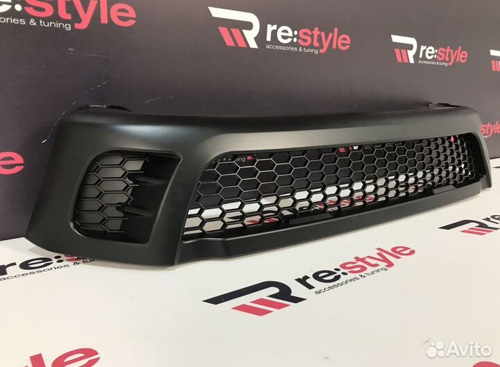 Решетка радиатора Toyota Hilux Pick Up 2м N437