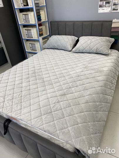 Двуспальная кровать 