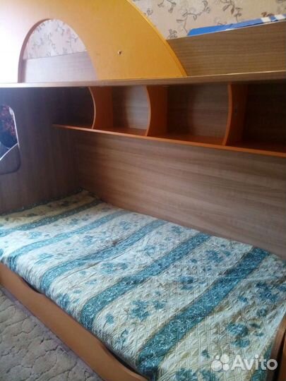 Двухъярусная кровать