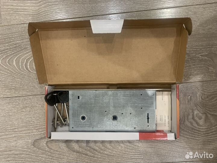 Замок дверной гардиан 50.15