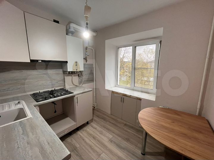 1-к. квартира, 30 м², 4/4 эт.