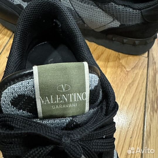 Кроссовки valentino