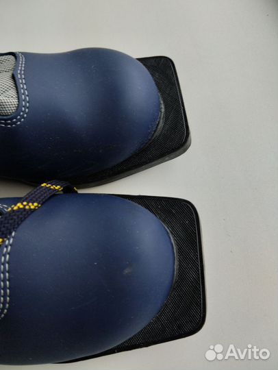 Коньки, лыжные ботинки