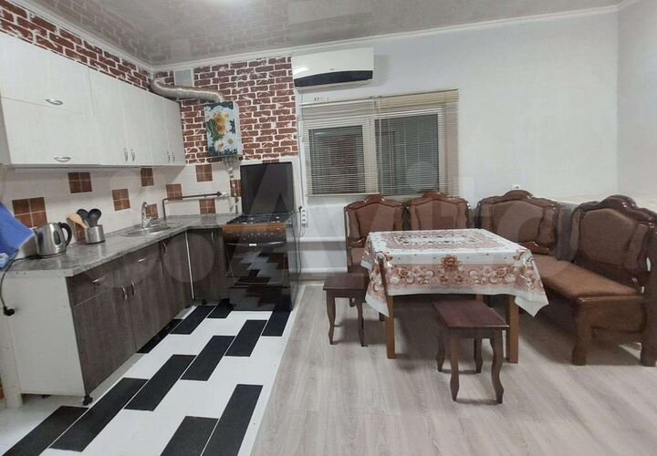 2-к. квартира, 70 м², 1/3 эт.