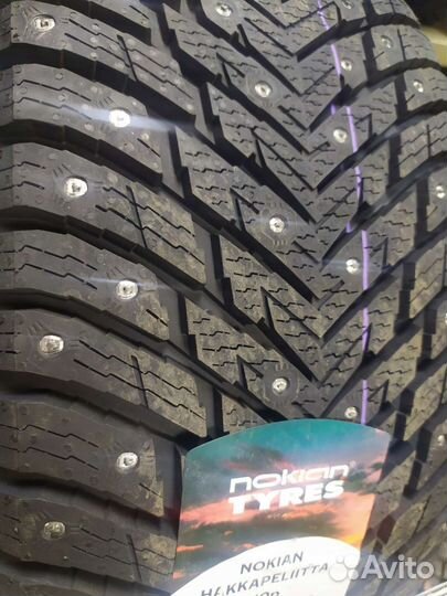 Nokian Tyres Hakkapeliitta 10p SUV 215/60 R17