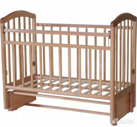 Детская кроватка с продольным маятником