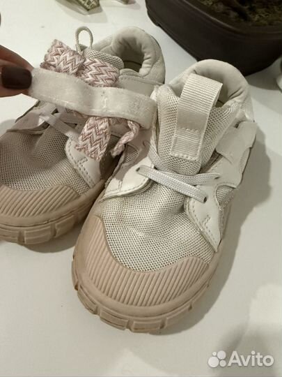 Кроссовки котофей 28