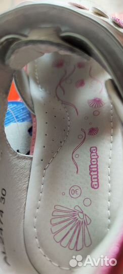 Сандалии для девочки 30 размер новые