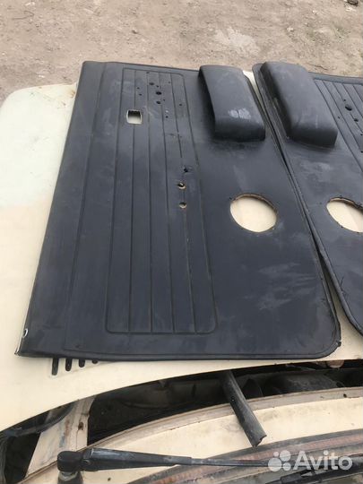 Обшивки дверей BMW E21