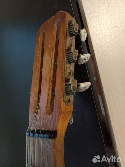 Акустическая гитара