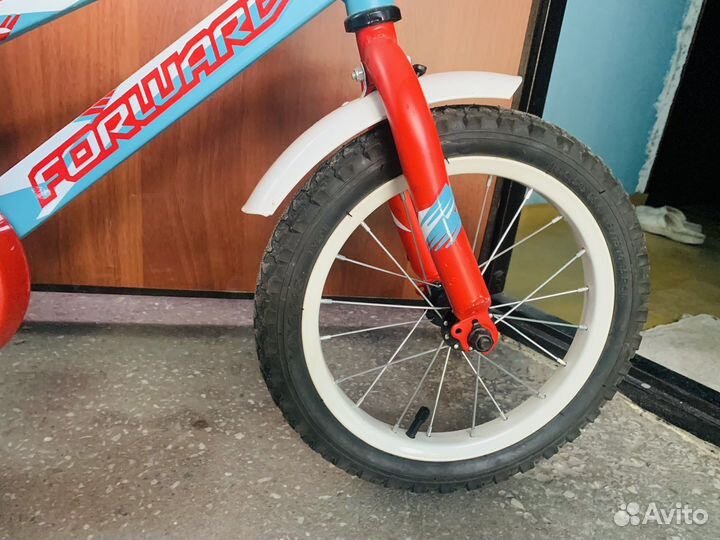 Детский велосипед с родительской ручкой