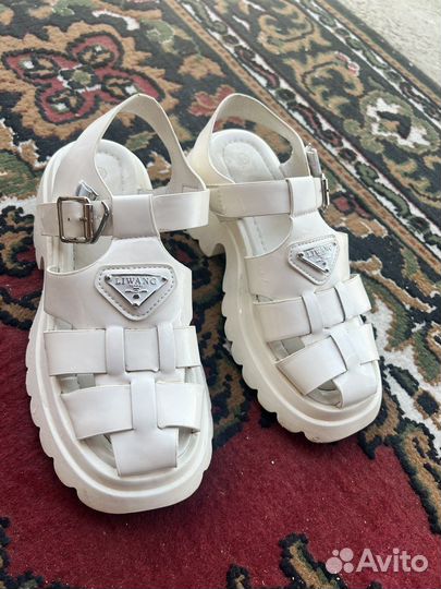 Сандали prada