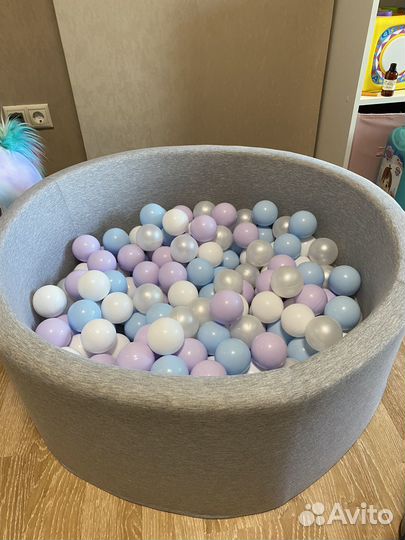 Сухой бассейн с шариками
