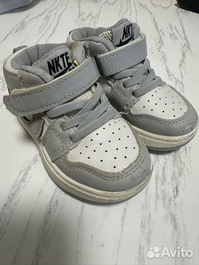 Кроссовки детские 23