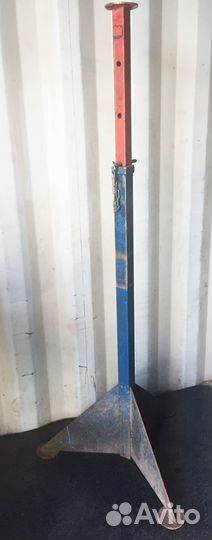 Подставка стойка под авто