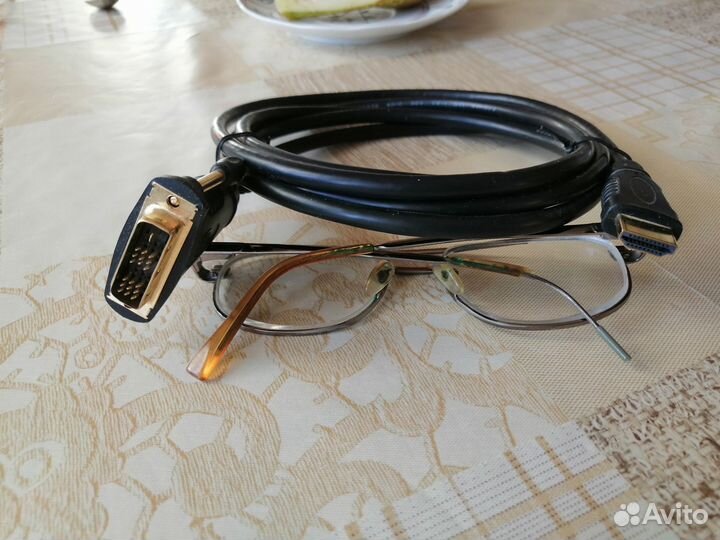 Кабели: hdmi-DVI-D, 2RCA-Jack-3,5mm, RCA-RCA