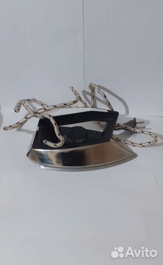 Калькулятор, утюг, провод