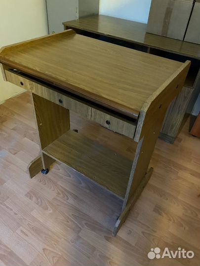 Компьютерный стол