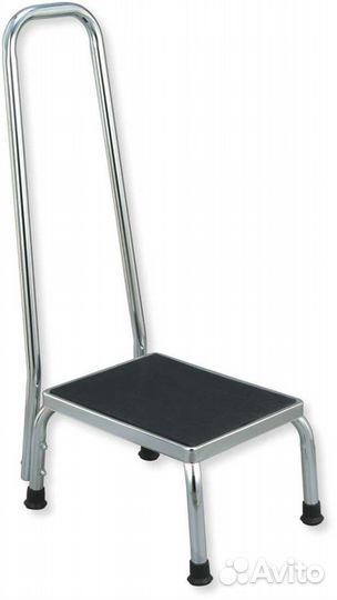 Ступень для ванной с поручнем