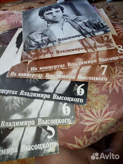 На концертах Владимира Высоцкого 10 штук