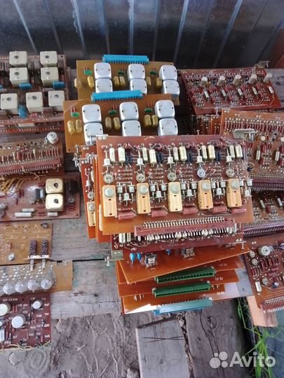 Радиодетали и платы с микросхемами СССР