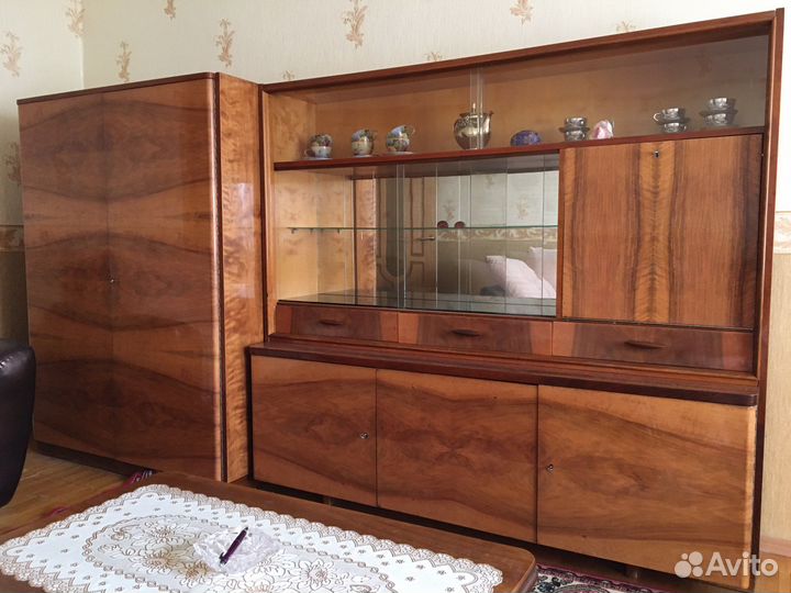 Сервант, шкаф