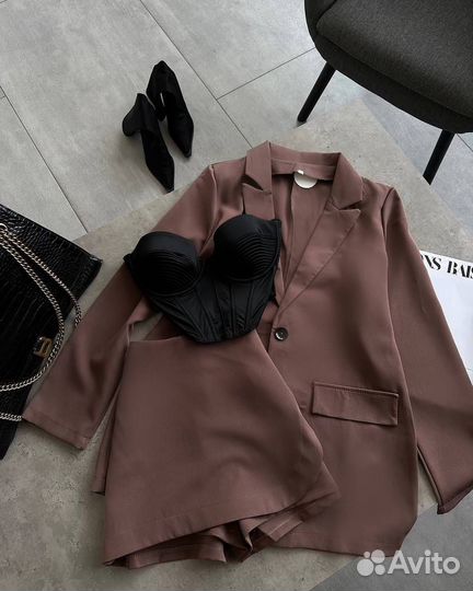 Костюм женский