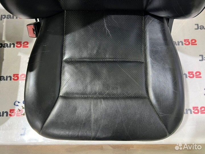 Сиденья передняя Mercedes-Benz E320 W124 104.992