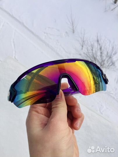 Фиолетовые спортивные солнцезащитные очки