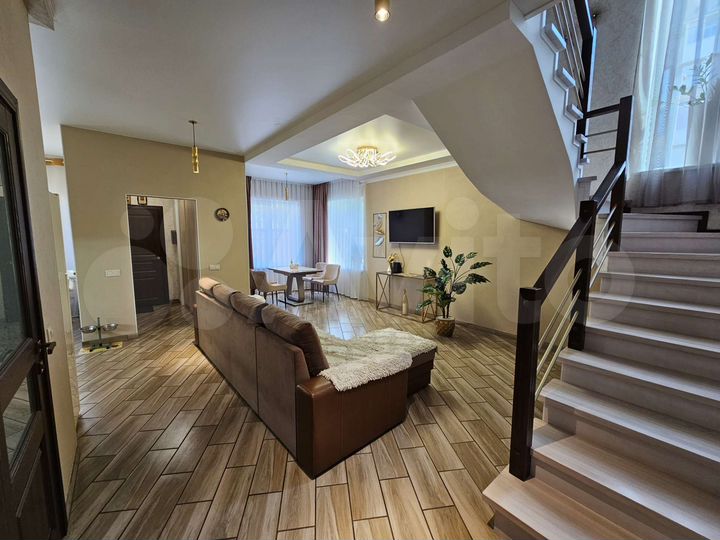 Таунхаус 140 м² на участке 1,5 сот.