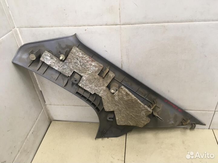 Обшивка стойки Elantra 2000-2005