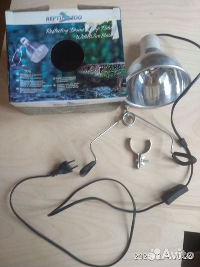 Рефлекторный светильник для брудера, террариума