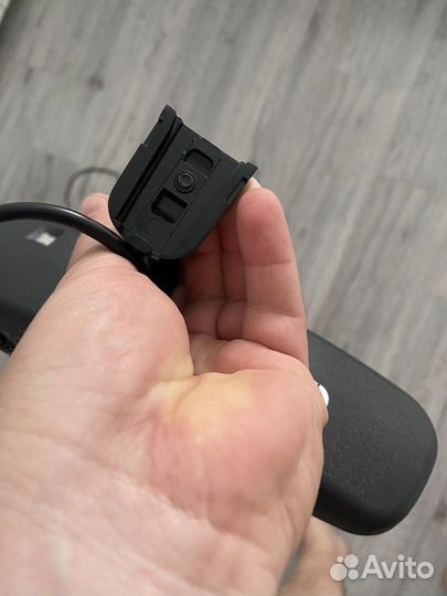 Автомобильное зеркало-монитор