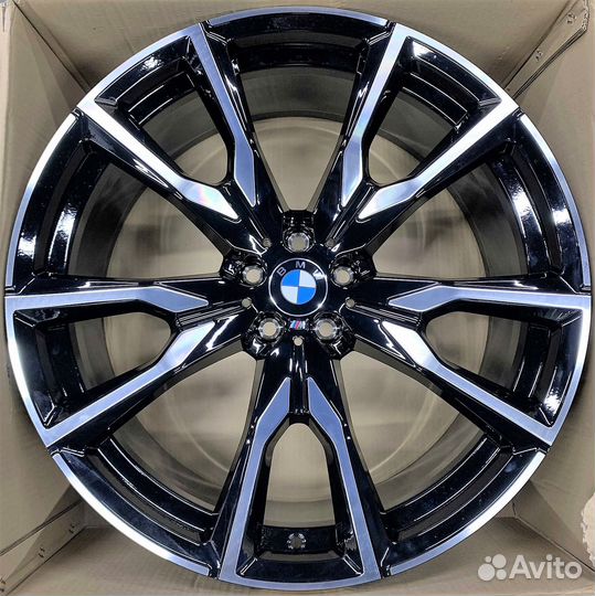 Кованые диски на BMW X7, X5 M, X6 M R22