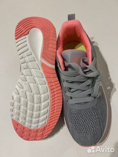 Кроссовки Nike новые 35-39