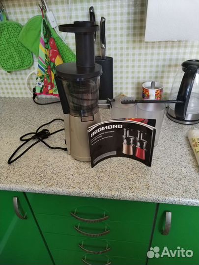 Соковыжималка шнековая redmond