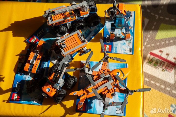 Лего сити очень много наборов