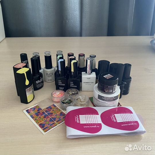 Набор гель-лаков, баз и др. для маникюра