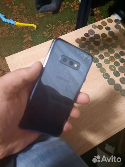 Телефон Samsung galaxy s10e