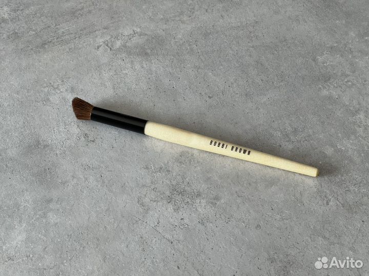 Кисть Bobbi Brown Eye Contour Brush оригинал