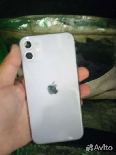 Телефон iPhone 11