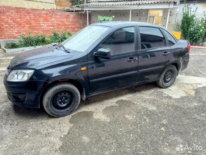 LADA Granta 1.6 МТ, 2014, битый, 253 897 км