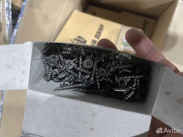 Саморезы 3,5х25 по металлу гипсакартон дерево