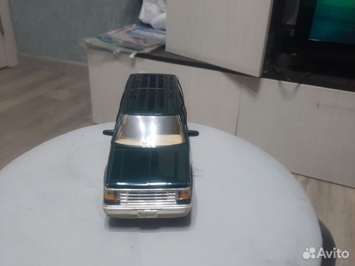 Ford Explorer (l) 1990-1994гг. 1:24