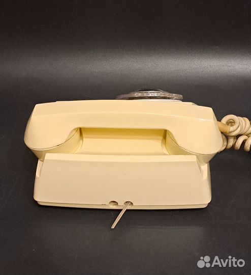 Гербовый телефон СССР