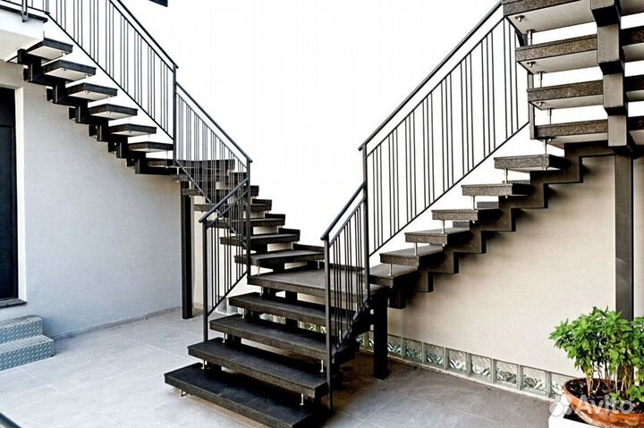 Металлическая лестница дизайн 5490