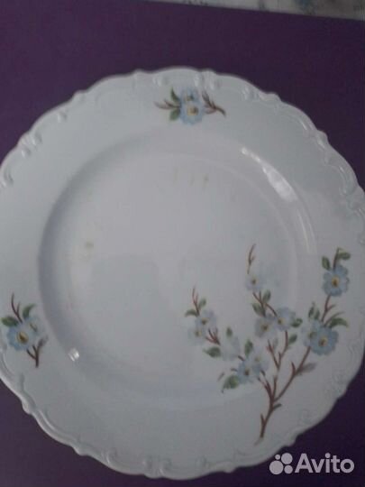 Тарелка с веткой яблони