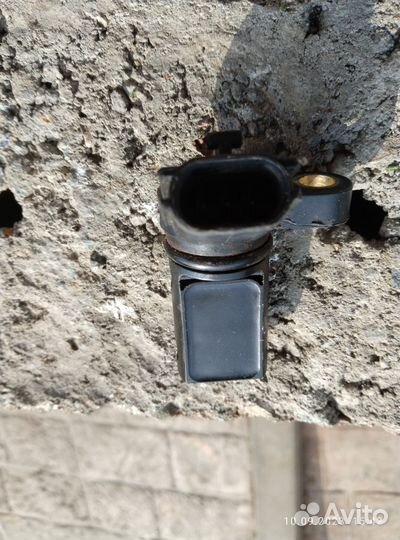 Датчик положения коленвала Nissan QG15DE QG18DE