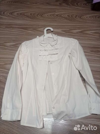 Рубашки школьные 12/13лет